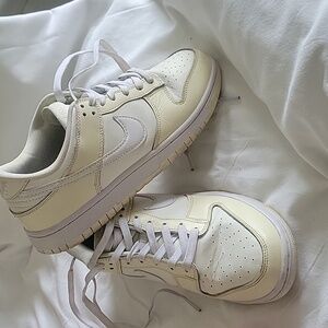 Nike Dunks low - coconut milk sz 9 Mens